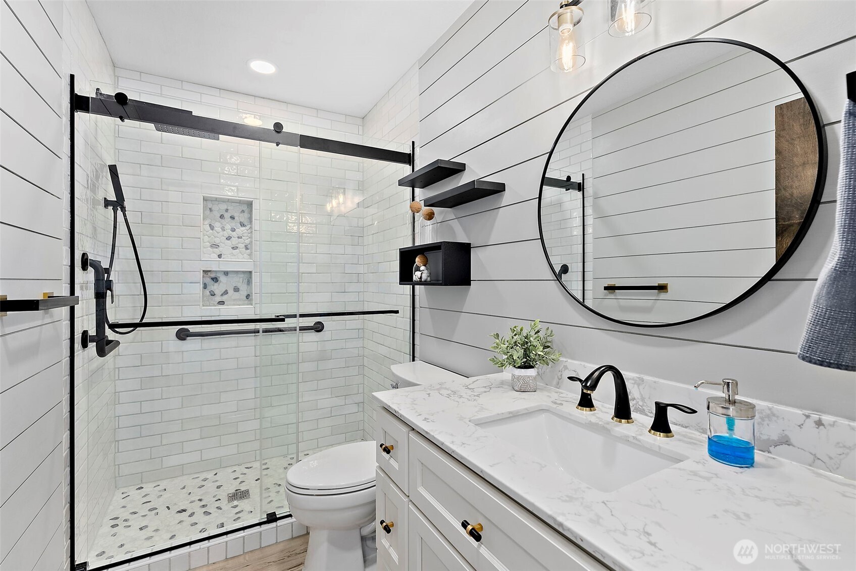 1655 Wheaton Street Raymond WA 98577