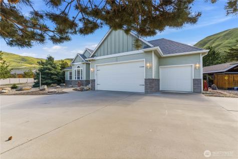 308 Kray Ike Court Wenatchee WA 98801