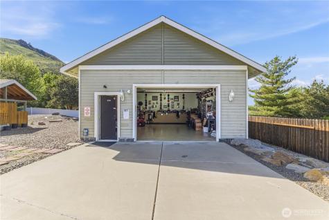308 Kray Ike Court Wenatchee WA 98801