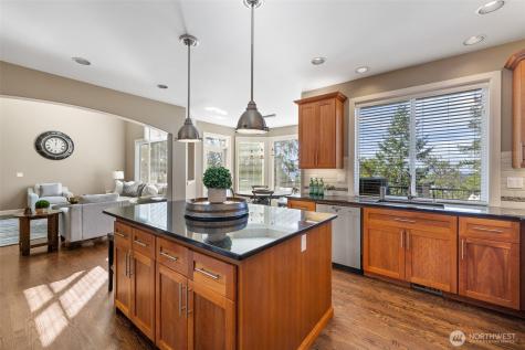 1915 205th Place NE Sammamish WA 98074