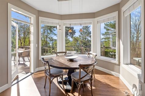1915 205th Place NE Sammamish WA 98074