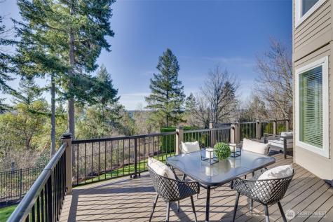 1915 205th Place NE Sammamish WA 98074