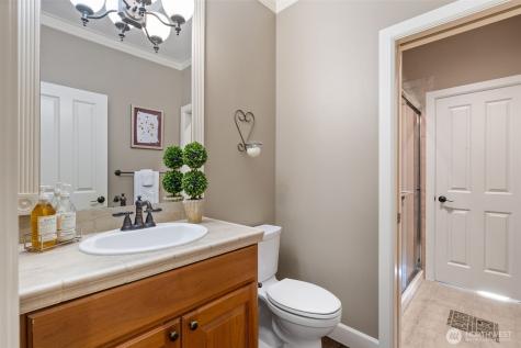 1915 205th Place NE Sammamish WA 98074