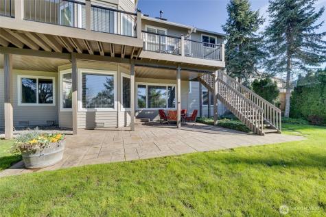 1915 205th Place NE Sammamish WA 98074