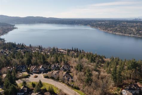 1915 205th Place NE Sammamish WA 98074