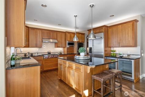 1915 205th Place NE Sammamish WA 98074