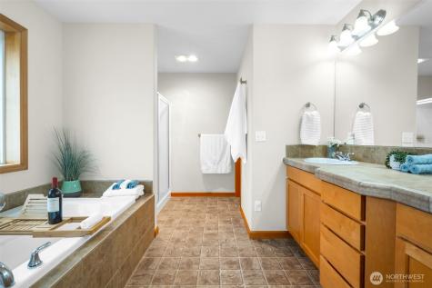 2724 74th Drive NE Marysville WA 98270