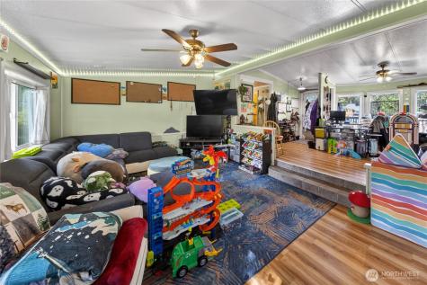 4514 Alamo Way Oak Harbor WA 98277