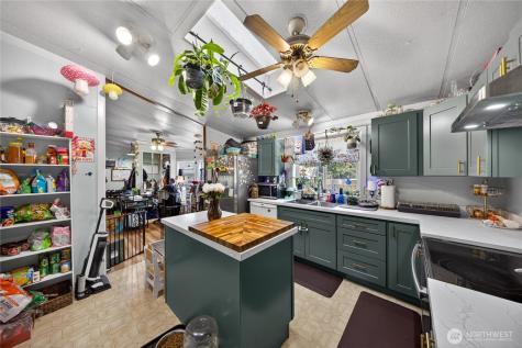 4514 Alamo Way Oak Harbor WA 98277