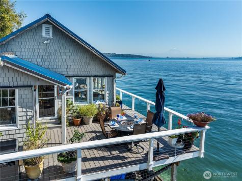 13037 Bachelor Road Vashon WA 98070