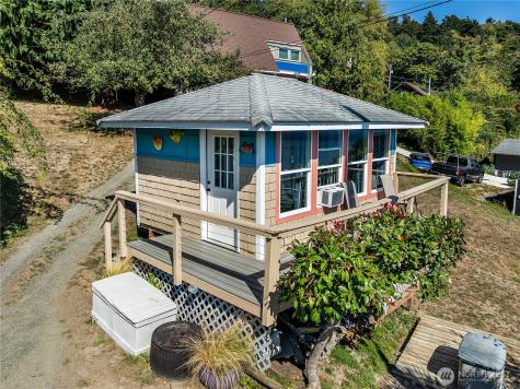 13037 Bachelor Road Vashon WA 98070
