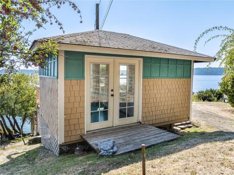 13037 Bachelor Road Vashon WA 98070