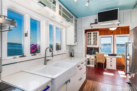 13037 Bachelor Road Vashon WA 98070