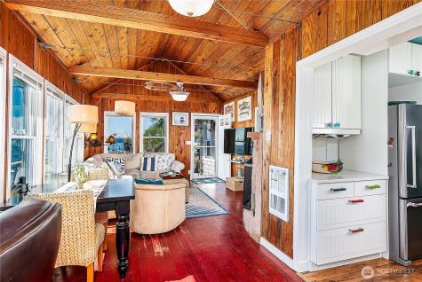 13037 Bachelor Road Vashon WA 98070