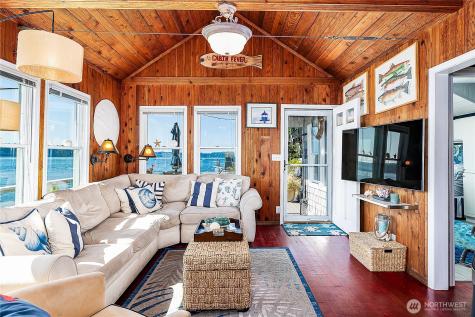13037 Bachelor Road Vashon WA 98070