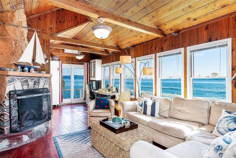 13037 Bachelor Road Vashon WA 98070