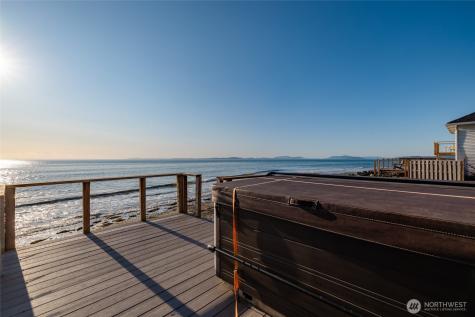 2575 West Beach Road Oak Harbor WA 98277