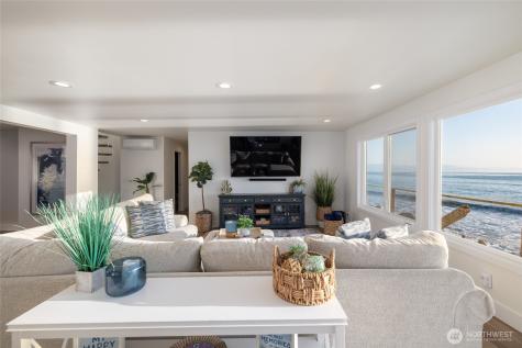 2575 West Beach Road Oak Harbor WA 98277