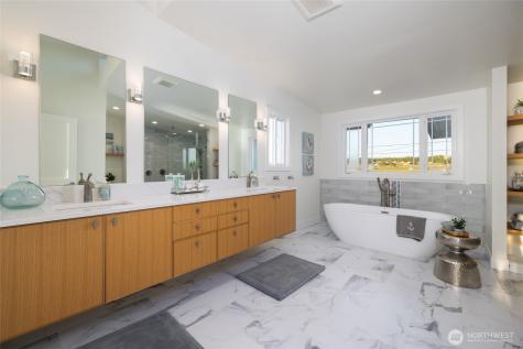 2575 West Beach Road Oak Harbor WA 98277