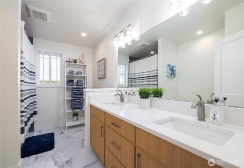 2575 West Beach Road Oak Harbor WA 98277