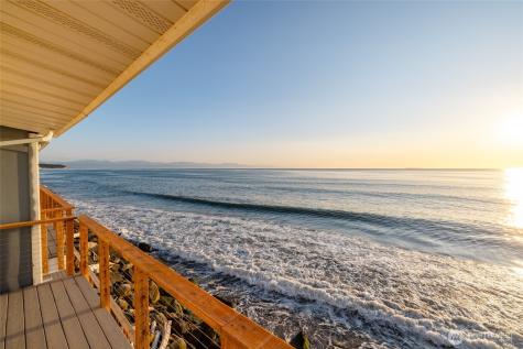 2575 West Beach Road Oak Harbor WA 98277