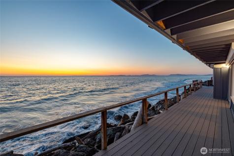 2575 West Beach Road Oak Harbor WA 98277