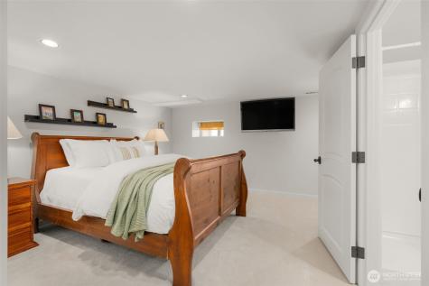 1223 7th Avenue W Seattle WA 98119