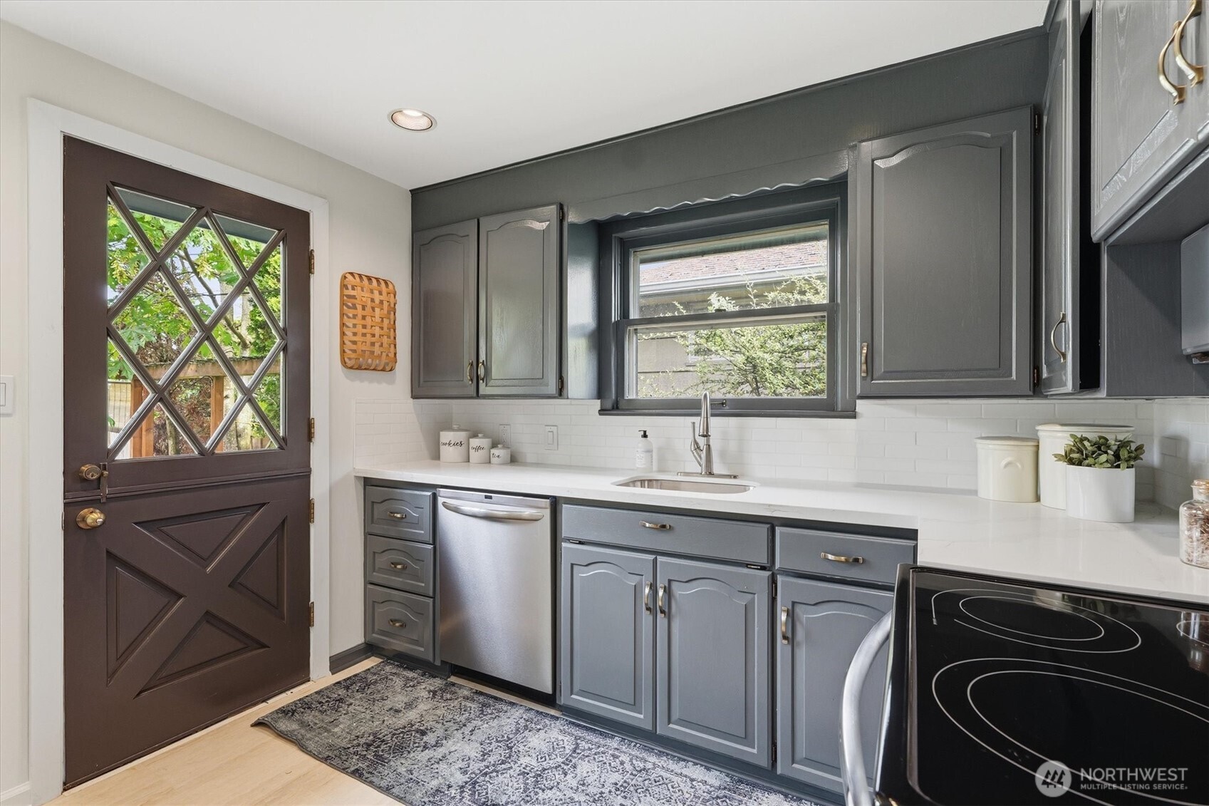 6321 18th Avenue NE Seattle WA 98115