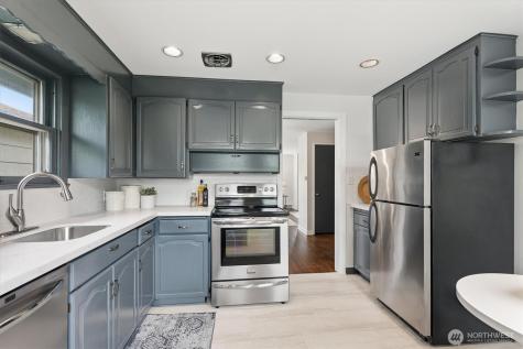 6321 18th Avenue NE Seattle WA 98115