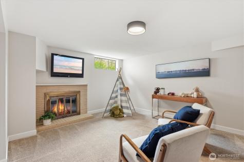 6321 18th Avenue NE Seattle WA 98115
