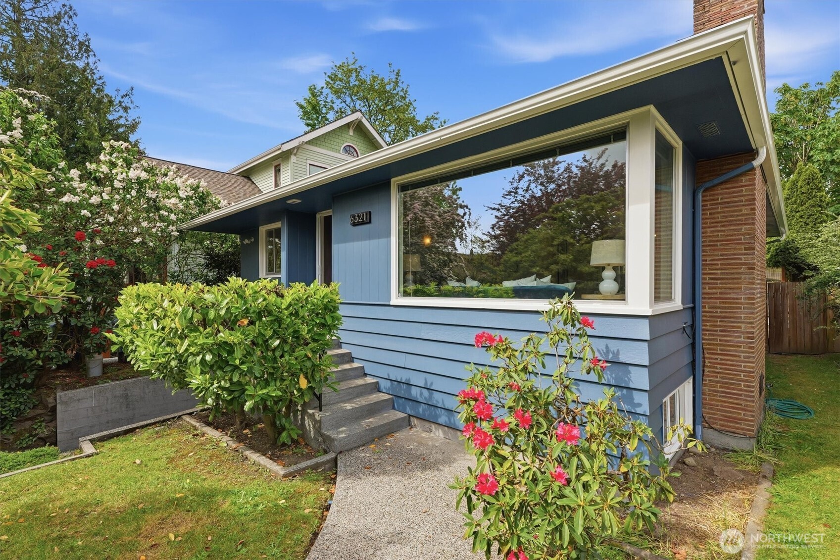 6321 18th Avenue NE Seattle WA 98115