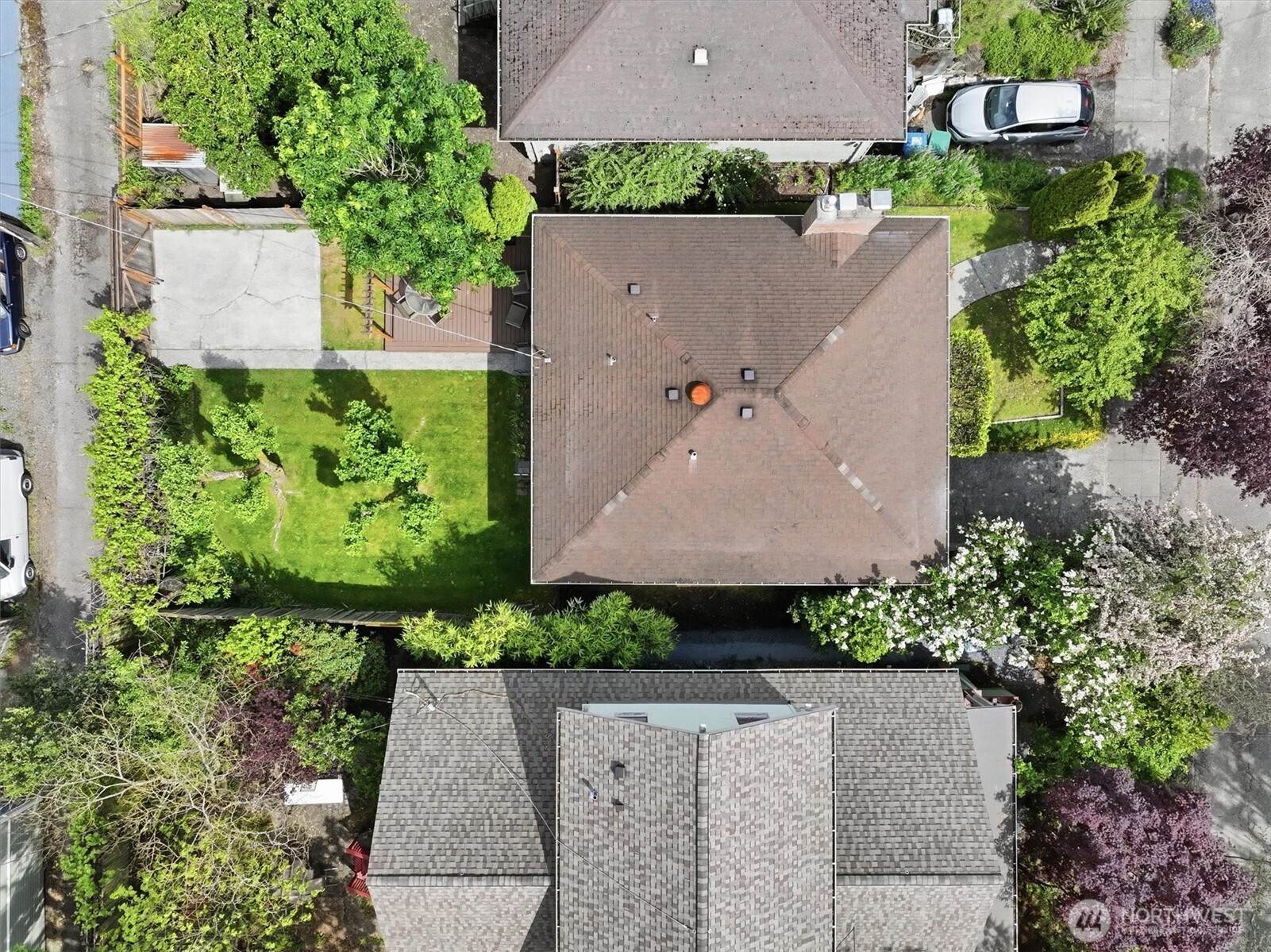 6321 18th Avenue NE Seattle WA 98115