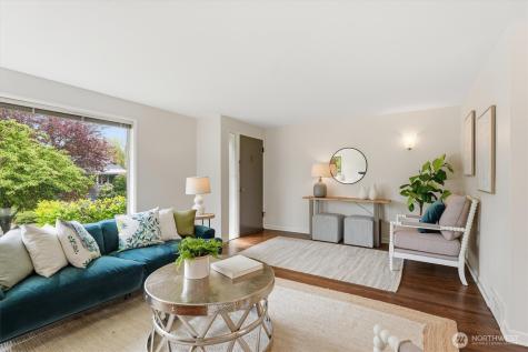 6321 18th Avenue NE Seattle WA 98115