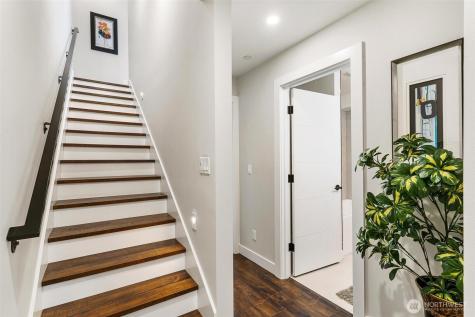 7146 47th Avenue SW Seattle WA 98136