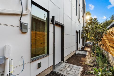 7146 47th Avenue SW Seattle WA 98136
