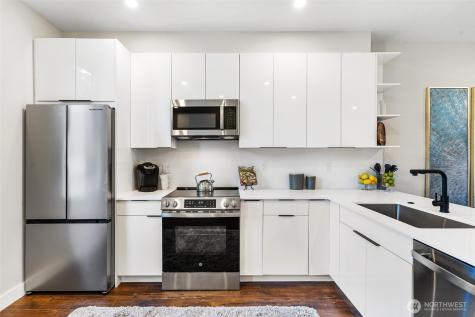 7146 47th Avenue SW Seattle WA 98136