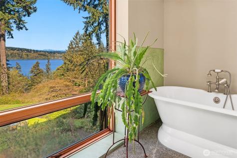 12423 SW 151st Street Vashon WA 98070