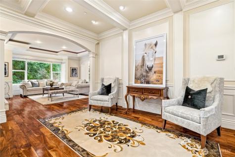2727 101st Place NE Bellevue WA 98004