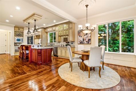 2727 101st Place NE Bellevue WA 98004