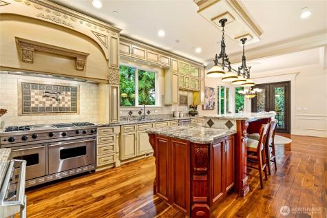 2727 101st Place NE Bellevue WA 98004