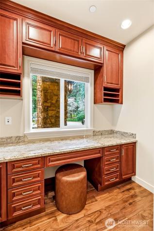 2727 101st Place NE Bellevue WA 98004