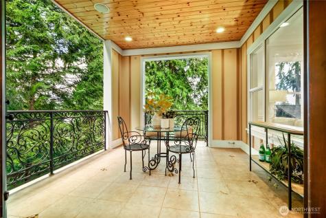 2727 101st Place NE Bellevue WA 98004