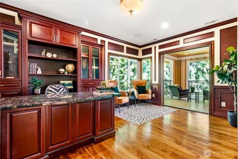 2727 101st Place NE Bellevue WA 98004
