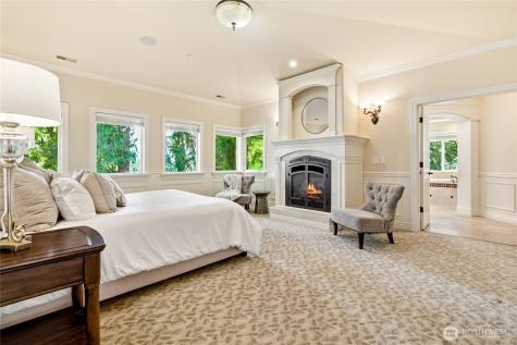 2727 101st Place NE Bellevue WA 98004