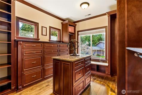 2727 101st Place NE Bellevue WA 98004