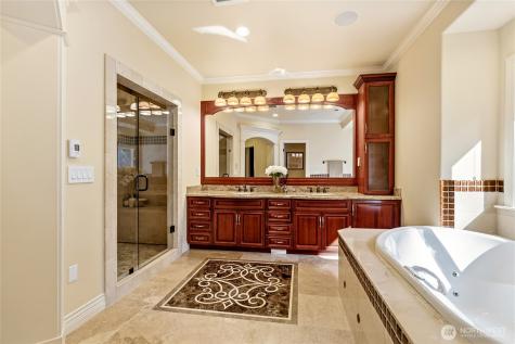 2727 101st Place NE Bellevue WA 98004