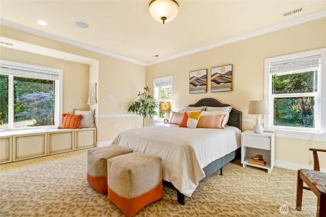 2727 101st Place NE Bellevue WA 98004