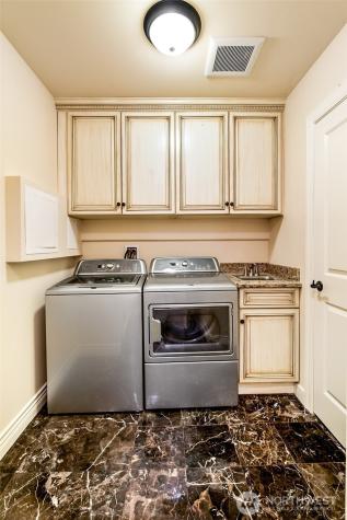 2727 101st Place NE Bellevue WA 98004