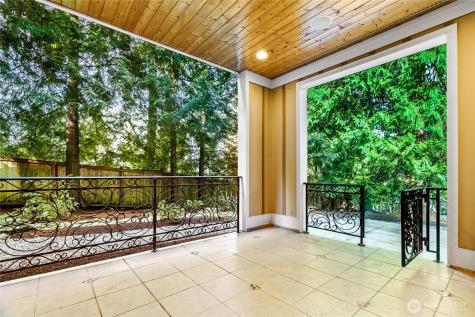 2727 101st Place NE Bellevue WA 98004
