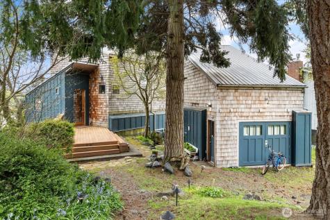 1060 Halsey Drive Coupeville WA 98239